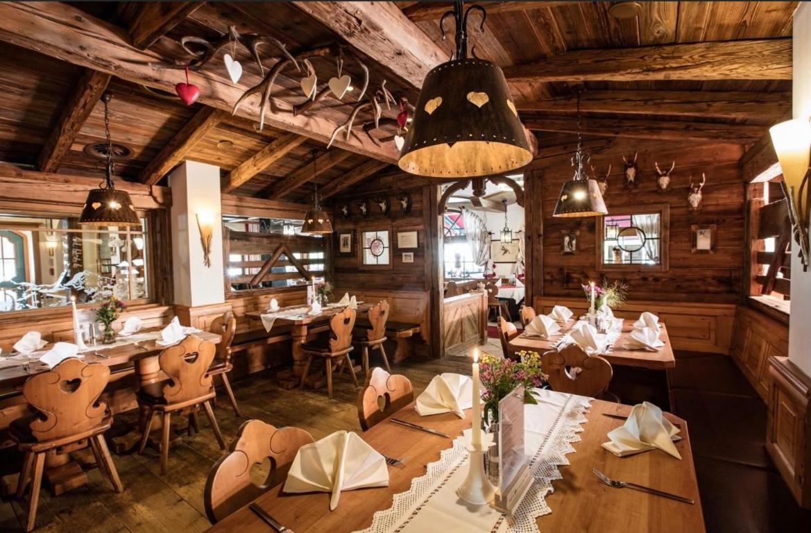 Hotel Gasthof Perauer Mayrhofen Exterior photo